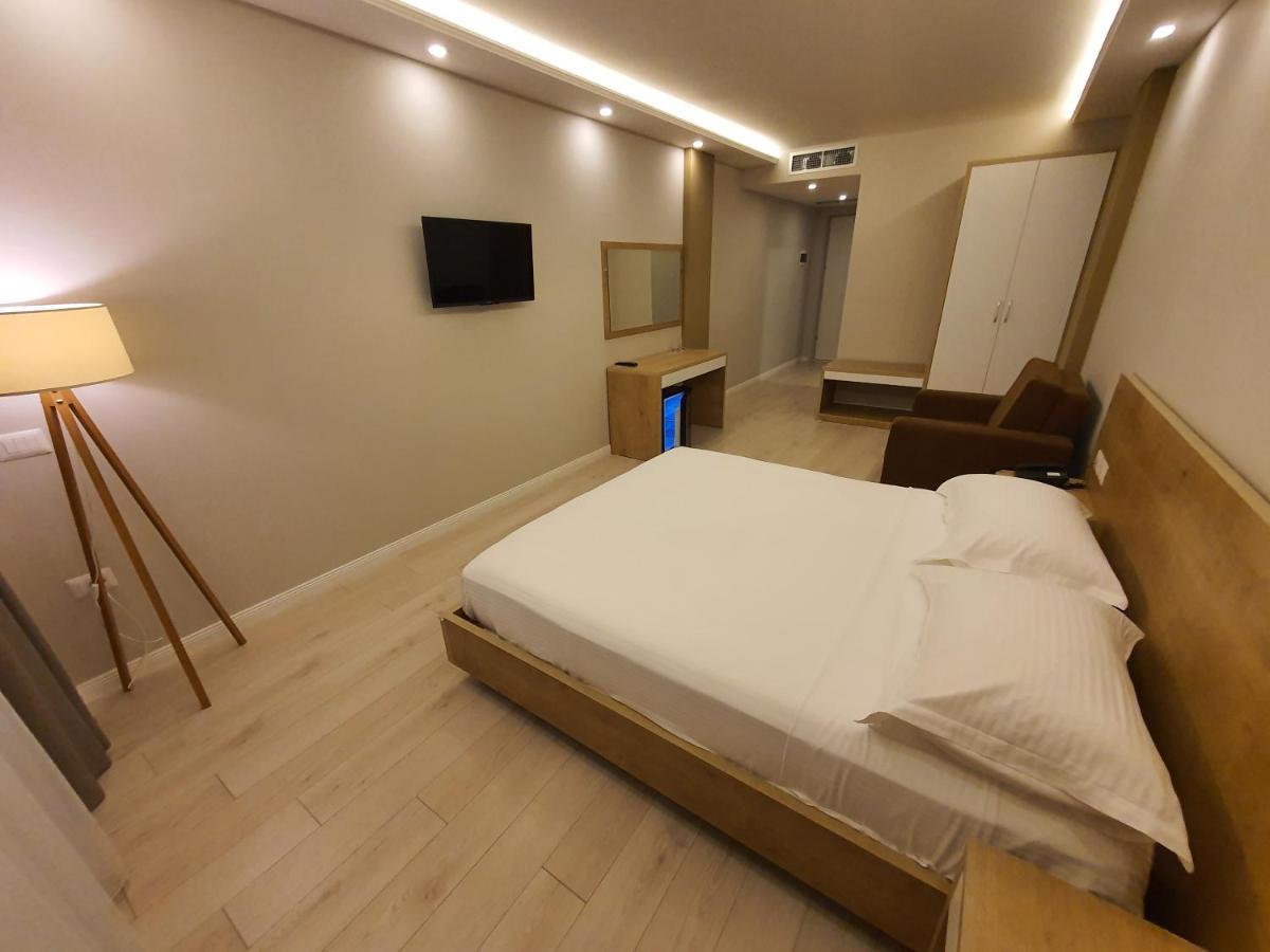 Amber Hotel Albania Spille Exteriör bild