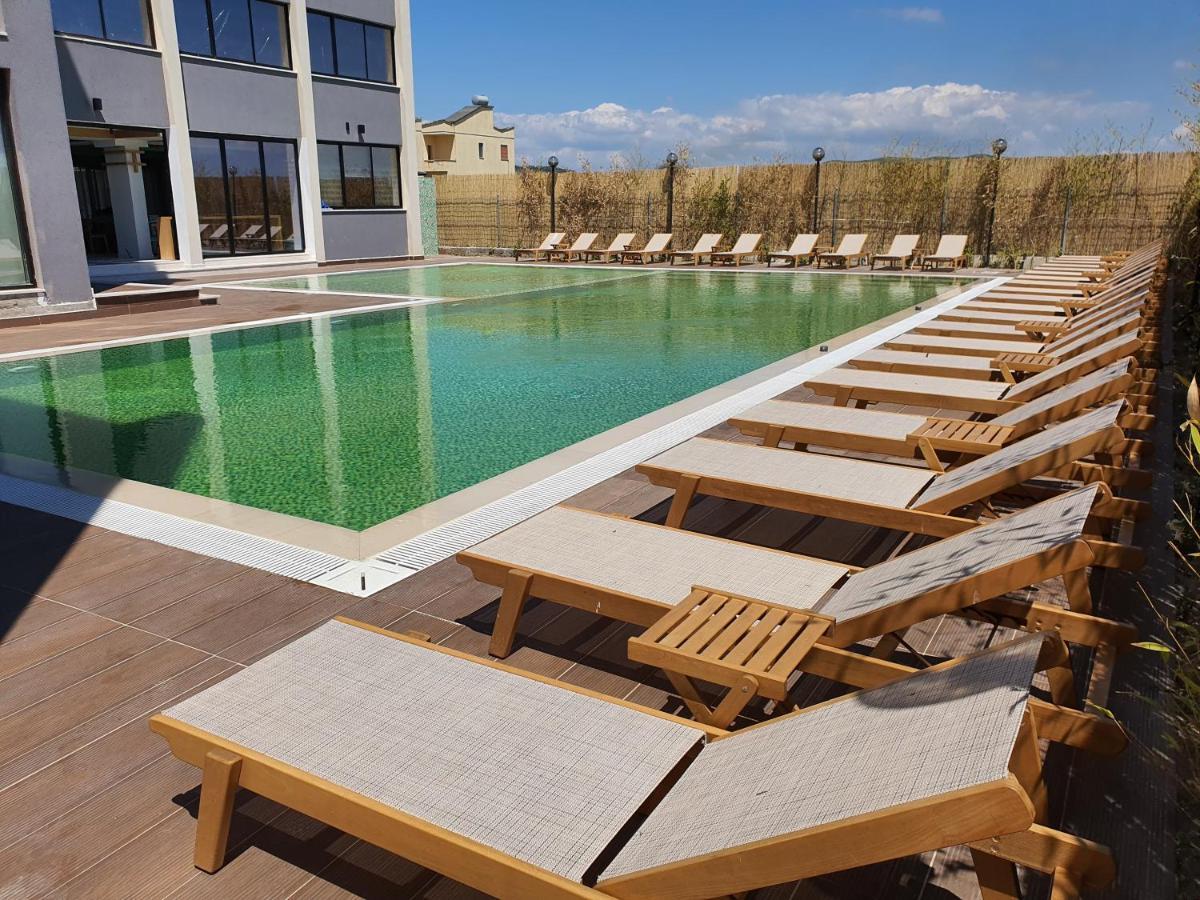 Amber Hotel Albania Spille Exteriör bild