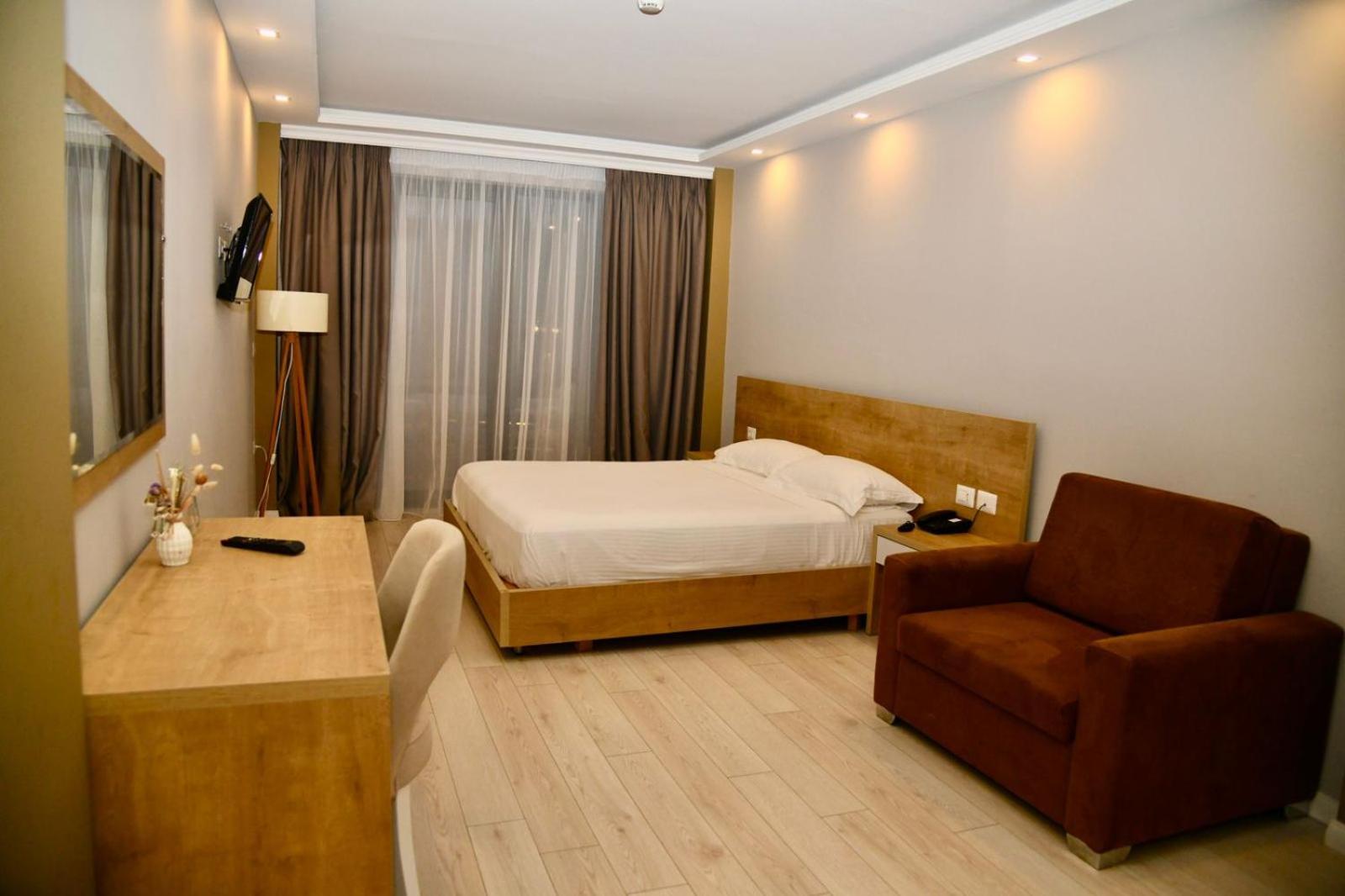 Amber Hotel Albania Spille Exteriör bild