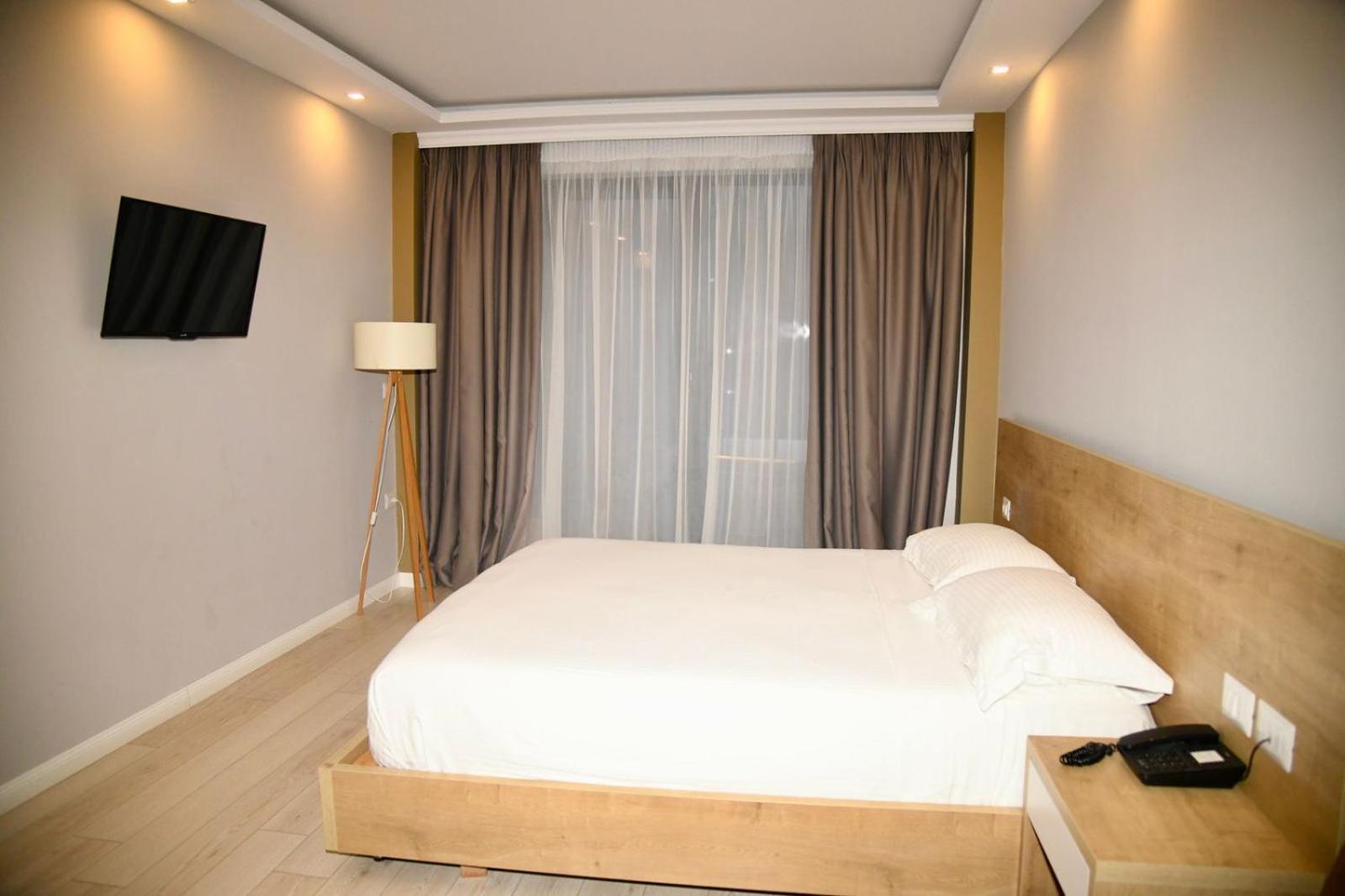 Amber Hotel Albania Spille Exteriör bild