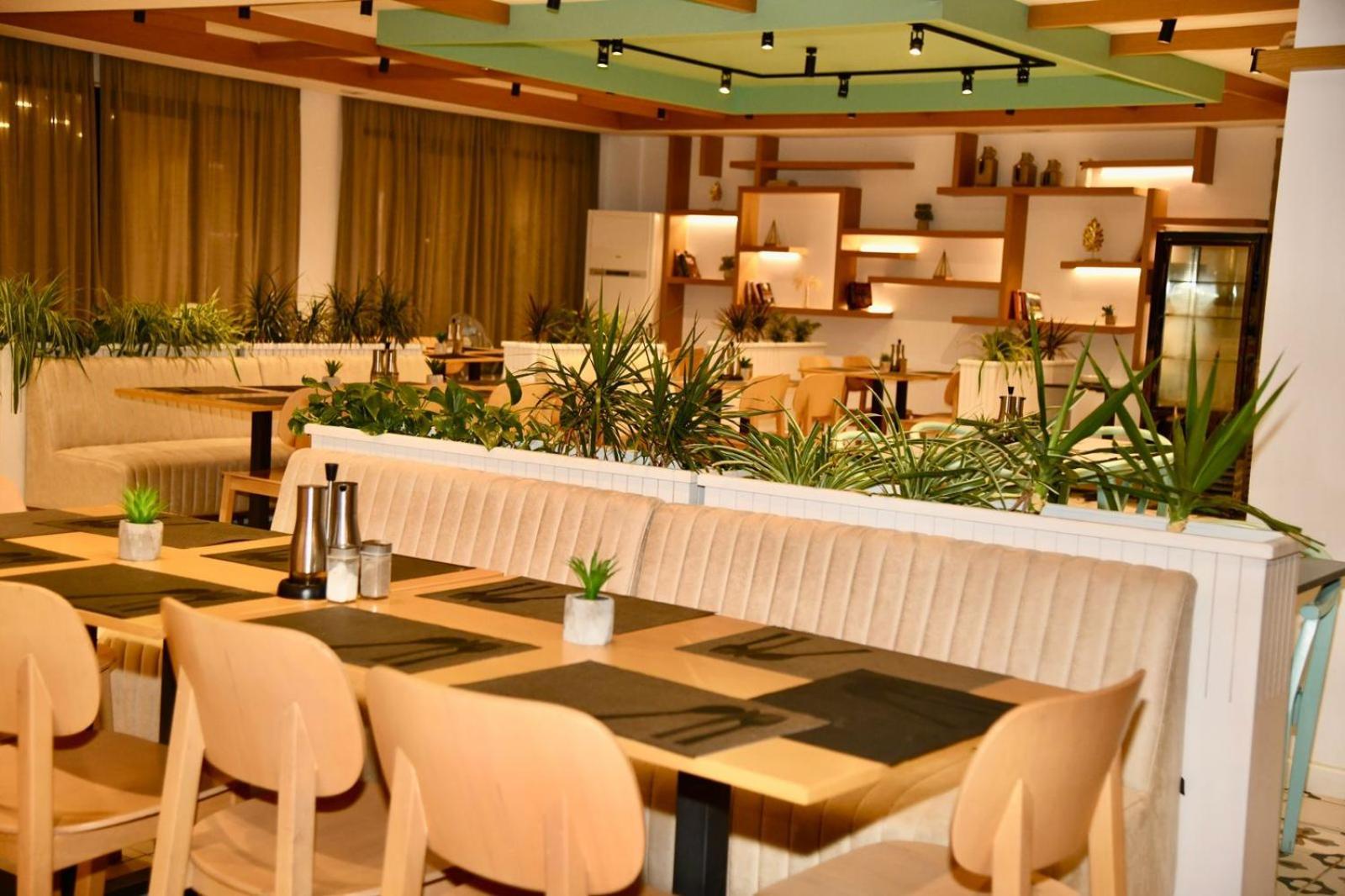 Amber Hotel Albania Spille Exteriör bild